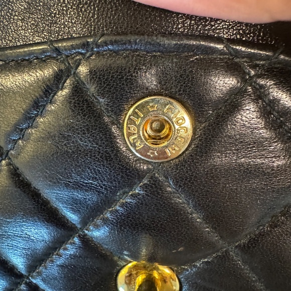 Had to relist buyer remorse-Vintage 1980’s Classic Chanel in good condition - Picture 5 of 9